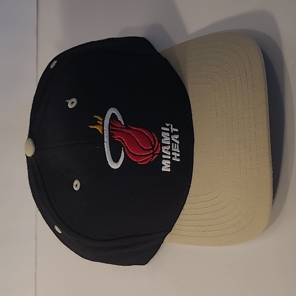 Vintage Miami Heat NBA Basketball Snapback Hat - Picture 8 of 8